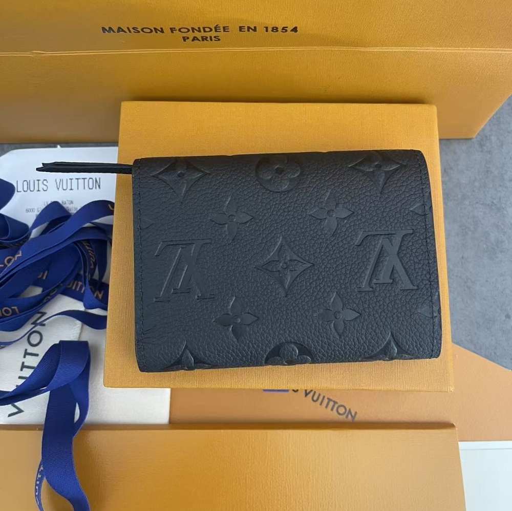 Louis Vuitton Victorine Wallet - Picture 4 of 11